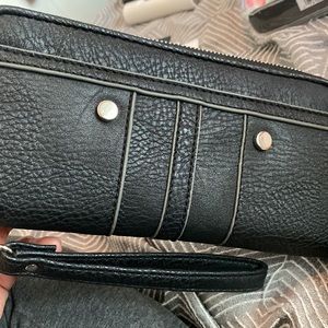 Black Pebble Leather WOMENS 12-Panel Wallet